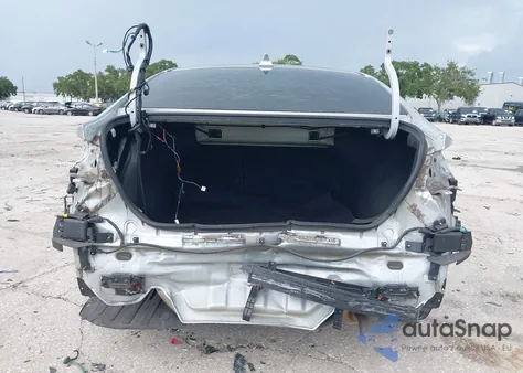 2018 Hyundai Elantra Value Edition z USA, uszkodzony, nr VIN 5NPD84LF0JH400565